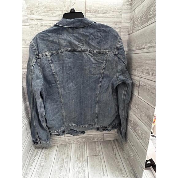 Levi’s Premium Denim Trucker Jacket Made in Bulgaria Size L Light Wash Distresse - Picture 2 of 5